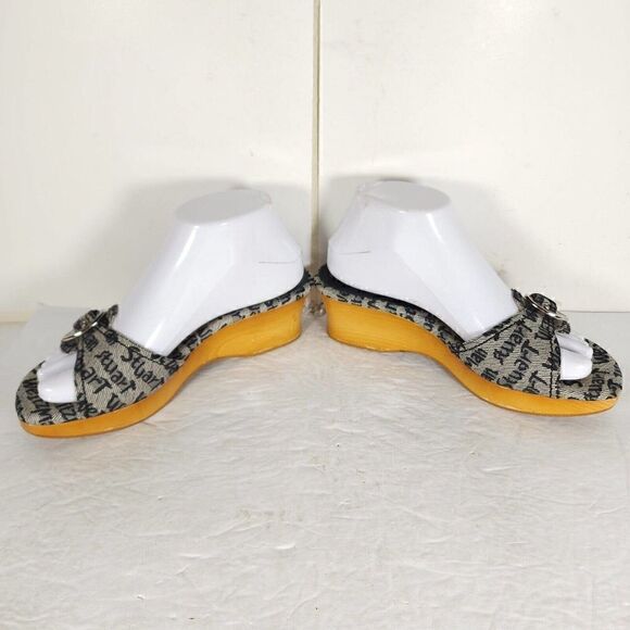 Stuart Weitzman Women's US 7,5B Graffiti Logo Buckle Wooden Heel Wedge Sandals - Picture 5 of 14